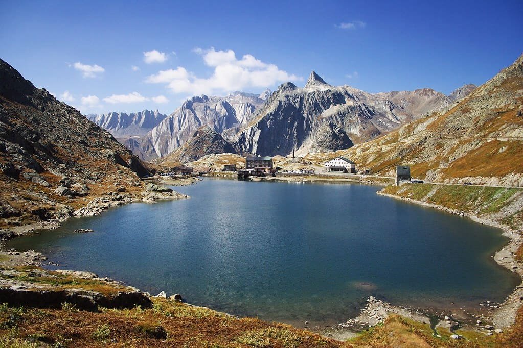 Il lago del Gran San Bernardo